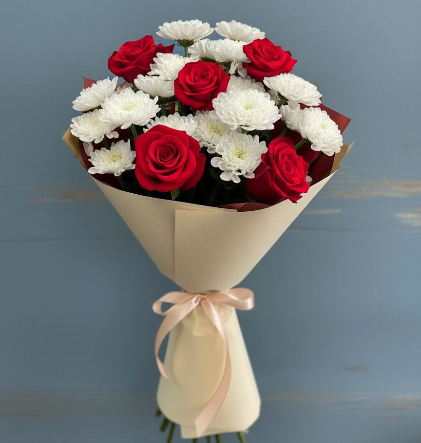 Букет цветов из: Розы и Хризантемы в Кусе