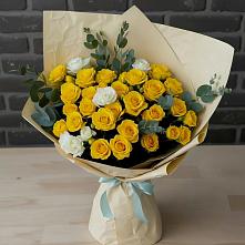 Букет цветов из:  Розы в Кусе