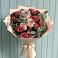 Букет цветов из: Гвоздики и Розы в Кусе