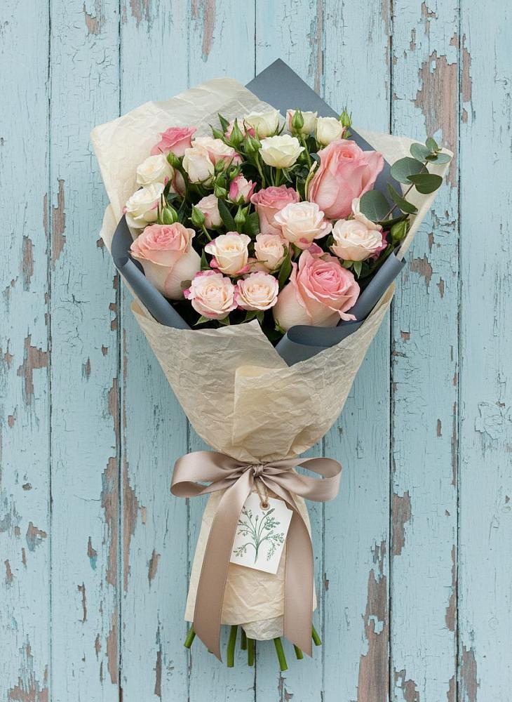 Букет цветов из: Розы в Кусе