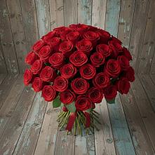 Букет 55 Красных роз Фридом #REPLACE_PRED# Кусе
