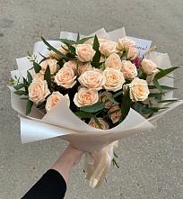 Букет Кремовые розы Латте в Кусе