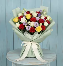 Букет цветов из:  Розы в Кусе