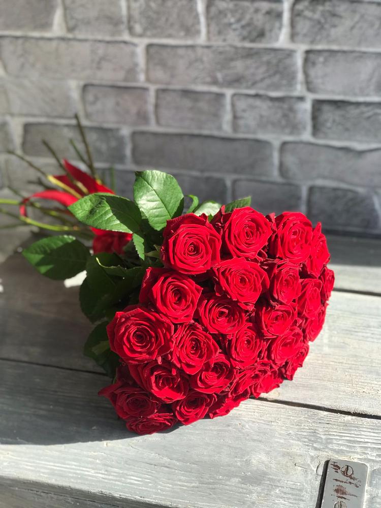 Букет Красные розы Фридом в Кусе