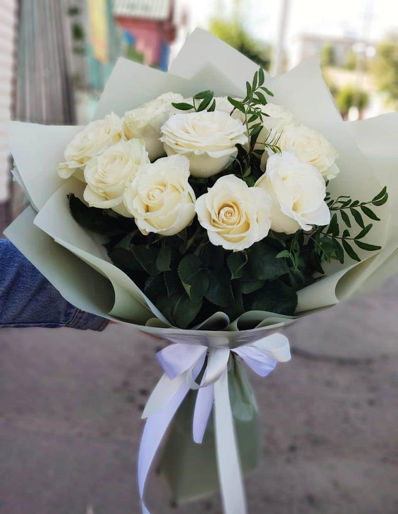 Букет Белые розы Проуд в Кусе
