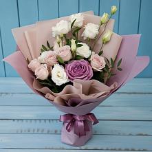 Букет цветов из:  Розы и Лизиантусы в Кусе