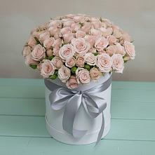 Цветочная композиция из Розы в шляпной коробке в Кусе