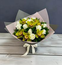 Букет цветов из:  Орхидеи и Розы в Кусе