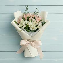 Букет цветов из:  Альстромерии в Кусе