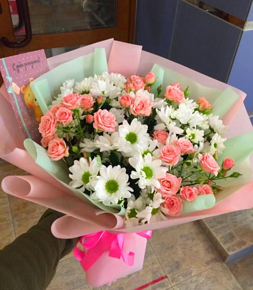 Букет цветов из: Розы и Хризантемы в Кусе