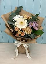 Букет цветов из:  Герберы и Хризантемы в Кусе