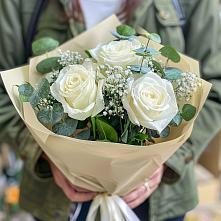 Букет цветов из:  Розы в Кусе