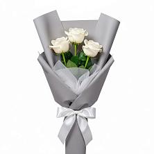 Букет 3 белые розы в Кусе