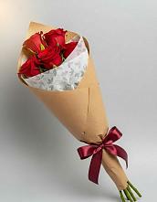 Букет цветов из:  Розы в Кусе