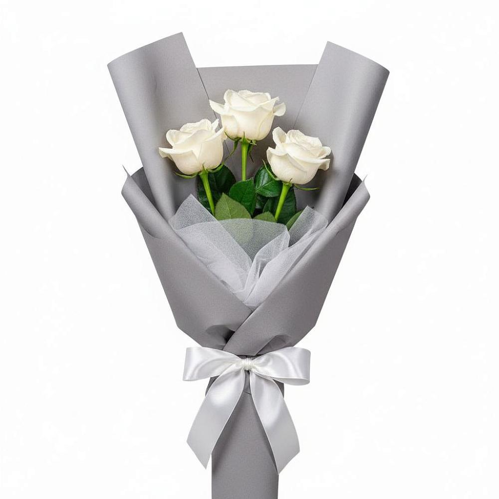 Букет 3 белые розы в Кусе