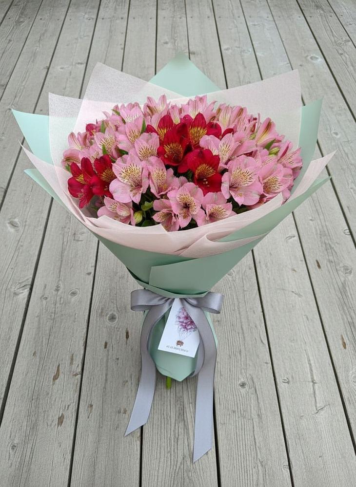 Букет цветов из: Альстромерии в Кусе