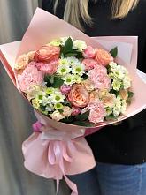 Букет нежные объятья в Кусе Букет цветов из: Гвоздики, Розы и Хризантемы в Кусе