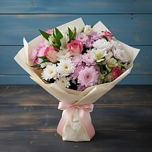 Букет цветов из:  Хризантемы, Альстромерии и Розы в Кусе