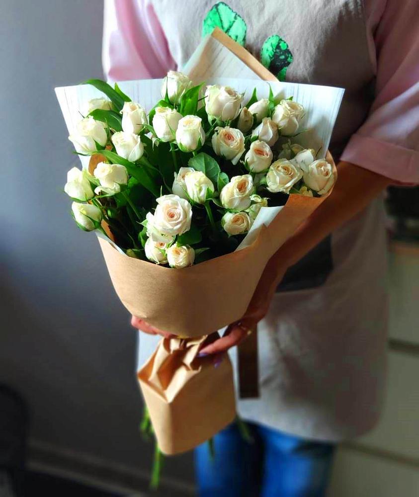 Букет цветов из: Розы в Кусе