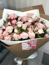 Букет цветов из:  Розы в Кусе