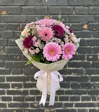 Букет цветов из:  Герберы и Хризантемы в Кусе