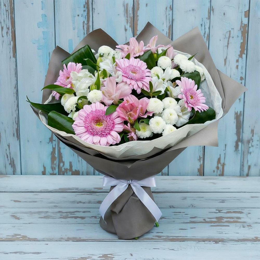 Букет цветов из: Герберы, Альстромерии и Хризантемы в Кусе