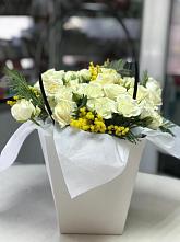 Композиция бриллиант в Кусе Цветочная композиция из Розы в Кусе