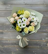 Букет цветов из:  Альстромерии, Розы и Хризантемы в Кусе