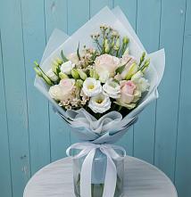 Букет цветов из:  Розы и Лизиантусы #REPLACE_PRED# Кусе