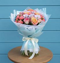 Букет цветов из:  Хризантемы и Розы в Кусе